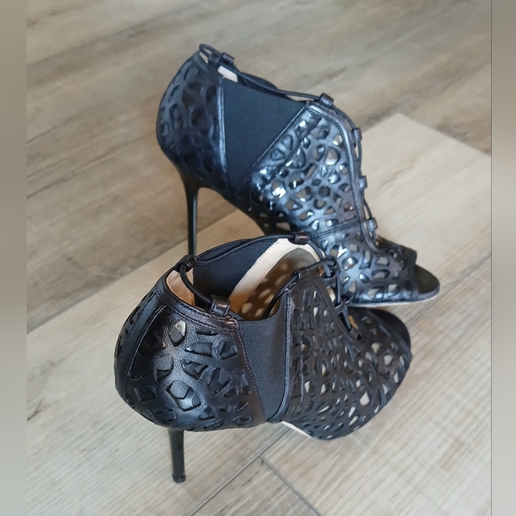 Jimmy Choo Tactic Black Nappa and Shiny Leather Sandal Booties. Size 37 - Picture 5 of 13